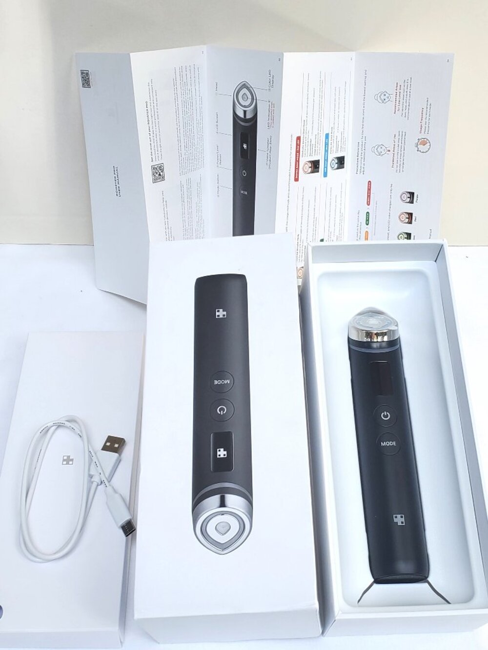 MEDICUBE AGE-R Booster Pro BLACK LED SKINCARE DEVICE SMARTPHONE BLUETOOTH INSTR.